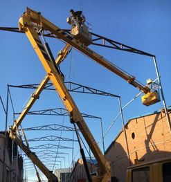 雙灤區(qū)外墻清洗車出租路燈檢修車出租路燈安裝車出租租賃升降機(jī)