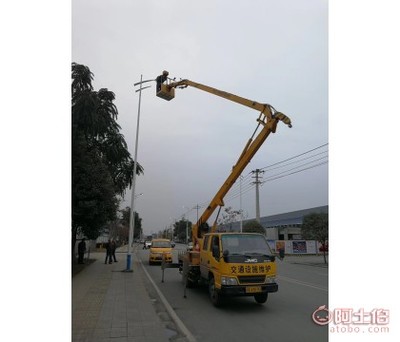 【成都路燈車出租,高空作業(yè)車出租,升降車租賃
