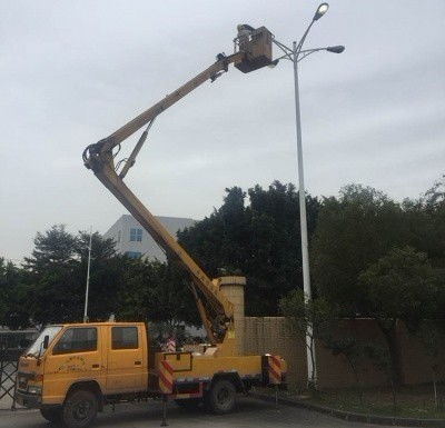 塘廈鎮(zhèn)吊車出租,吊機租賃高空吊物